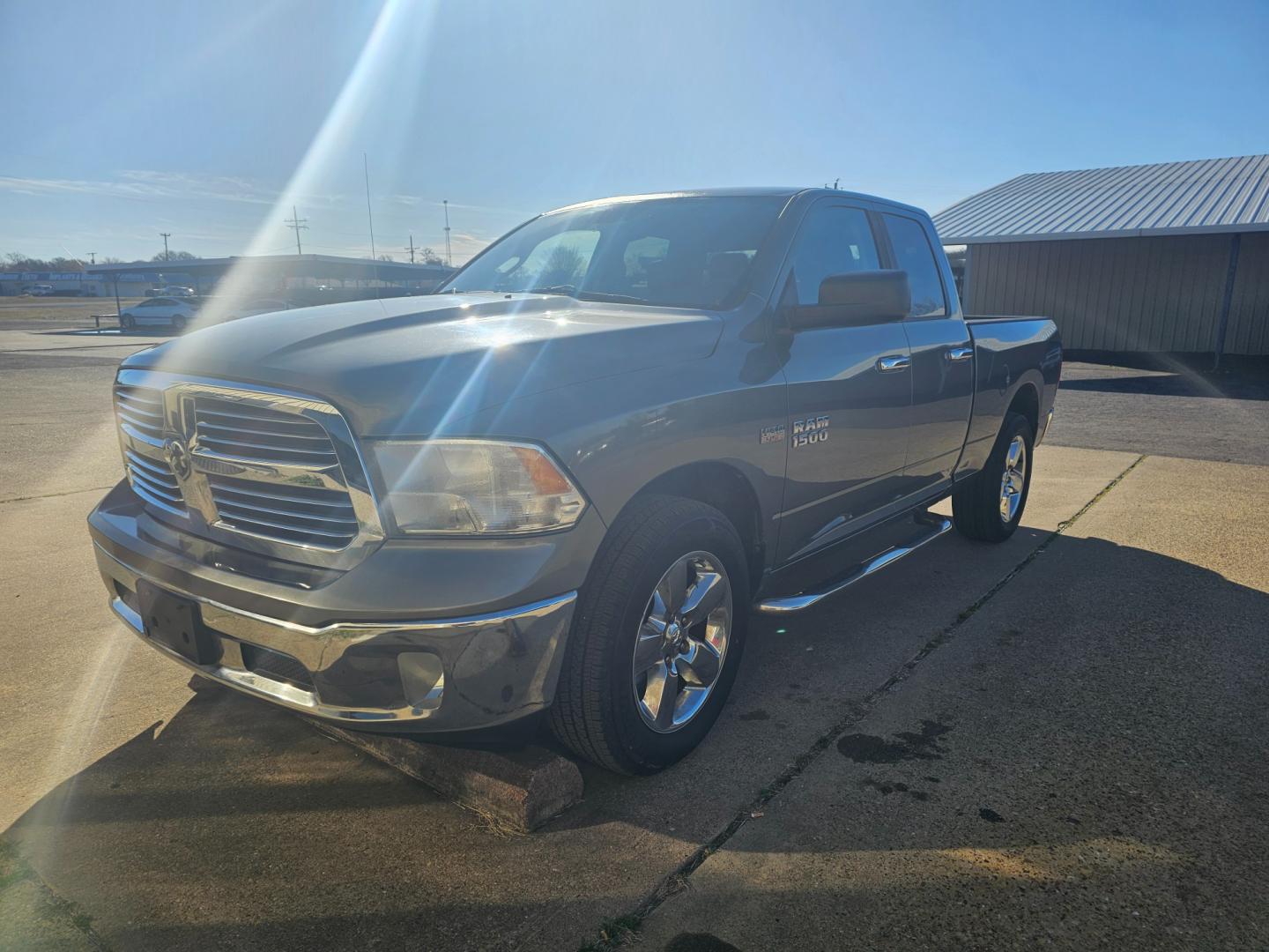 2013 GRAY RAM 1500 SLT Quad Cab 2WD (1C6RR6GT1DS) with an 5.7L V8 OHV 16V engine, 6-Speed Automatic transmission, located at 533 S Seven Points BLVD, Seven Points, TX, 75143, (430) 255-4030, 32.313999, -96.209351 - Photo#0